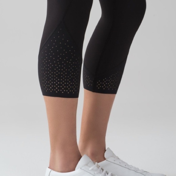 Lululemon Anew Crop (21") - Picture 3 of 9